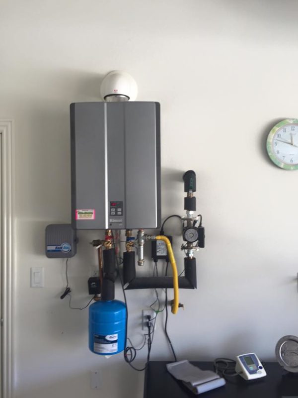rinnai-tankless-water-heater-with-expansion-tank-and-pump-installed-irvine-california